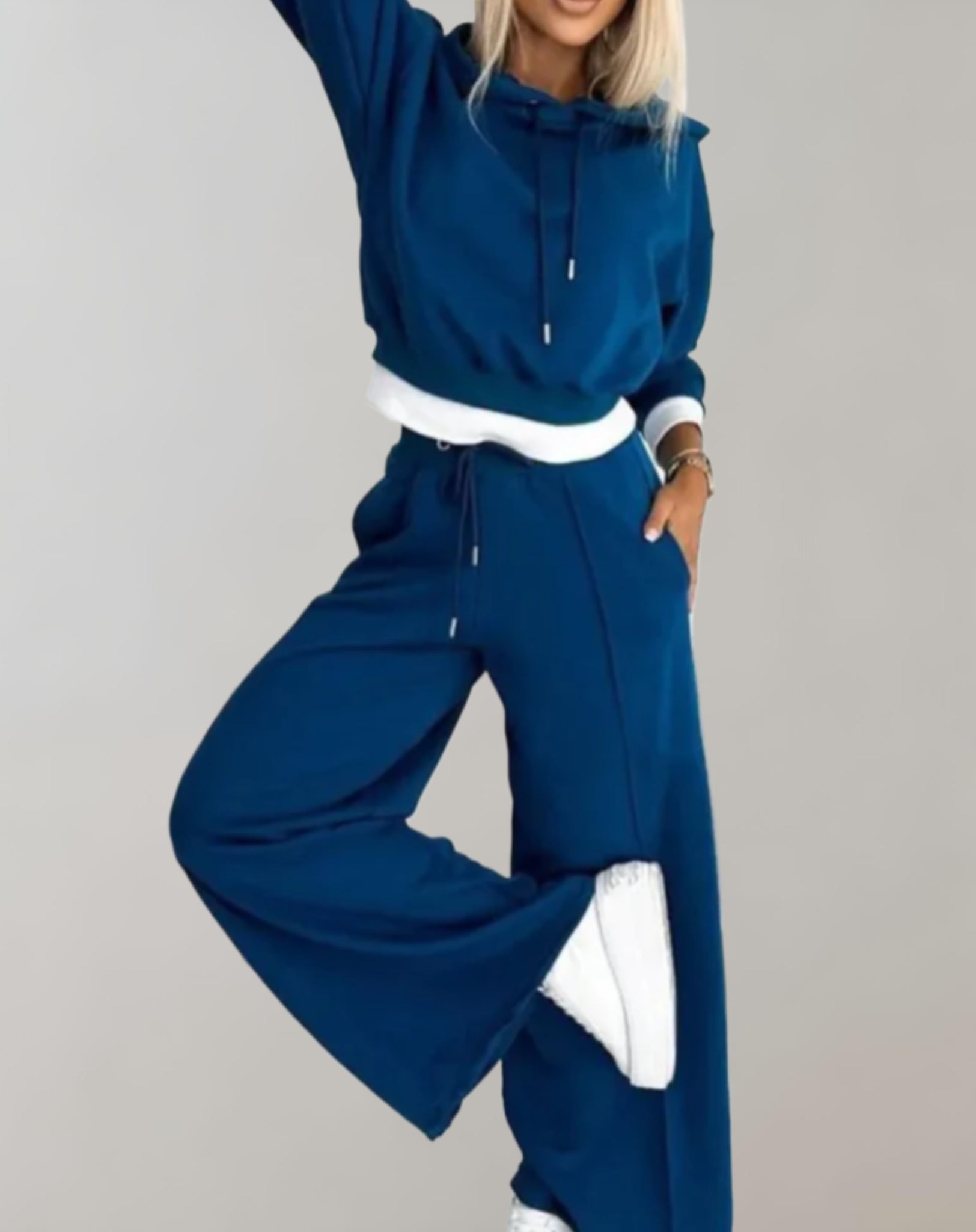 Two-Piece Set Women's Relaxed Fit Hoodie and Wide-Leg Pants with Contrast Trim - Image 4