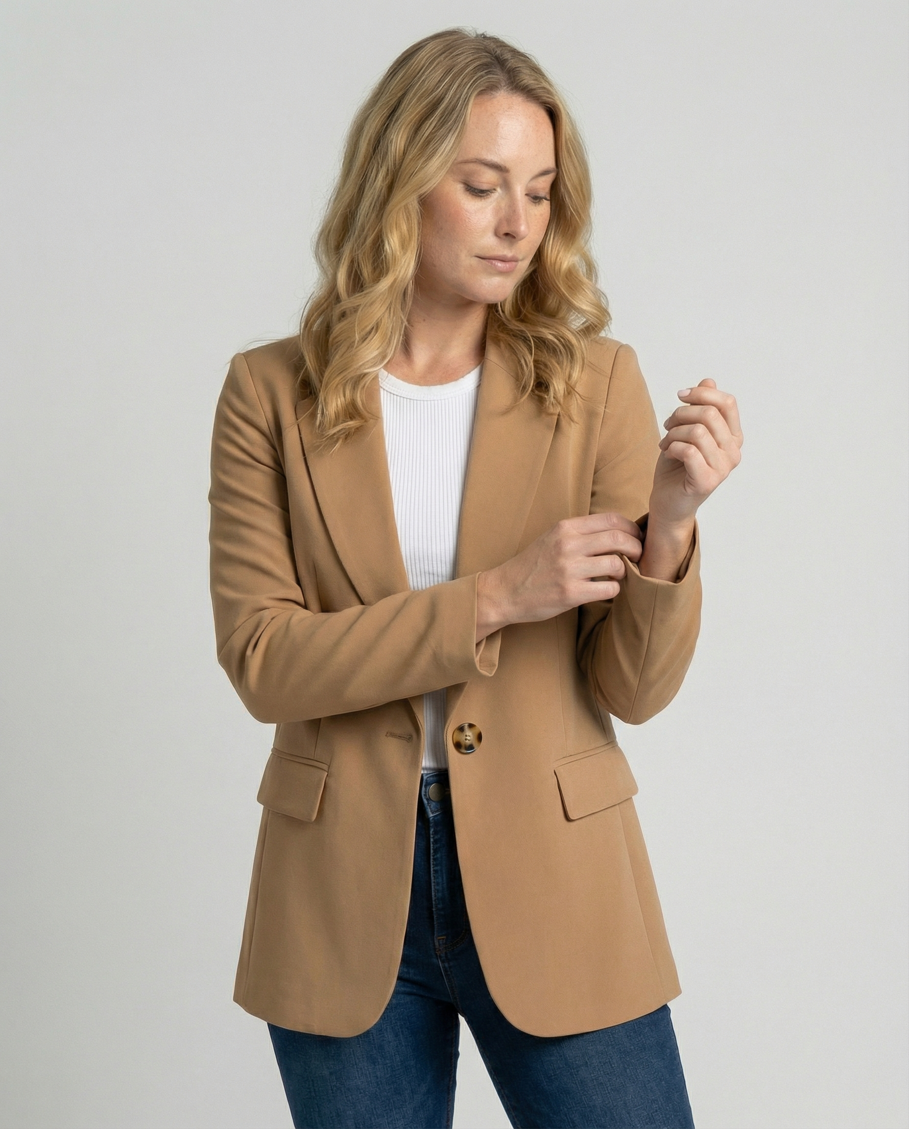 Blazer Women's Tailored Fit with Single Button Closure - Image 1